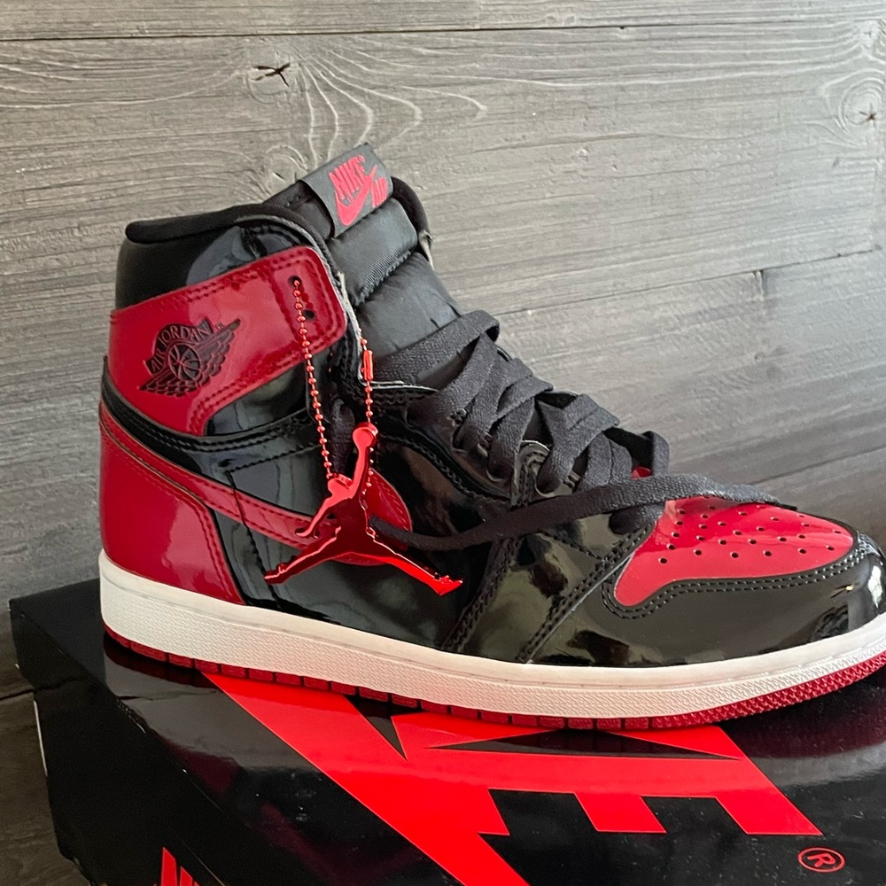 Jordan Mens Air Jordan 1 Retro High OG 555088 063 Bred Patent - Size 8